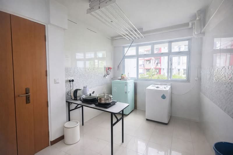 366B Sembawang Crescent HDB Flat For Sale at S$ 365,888 | PropertyGuru Singapore - Kitchen