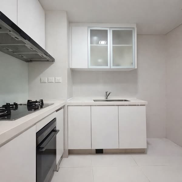 Grand Duchess at St Patrick's, 126 Saint Patrick's Road, 3 Bedrooms, 1,389 sqft, Condominium For Rent, by Brenda Tan, 500100190 - Kitchen - PropertyGuru.com.sg