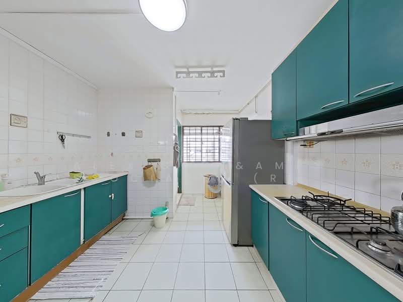 631 Pasir Ris Drive 3 HDB Flat For Sale at S$ 680,000 | PropertyGuru Singapore - Kitchen