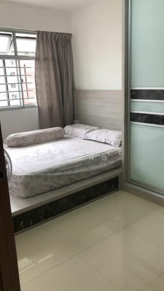 438C Bukit Batok West Avenue 8 HDB Flat For Sale at S$ 518,000 | PropertyGuru Singapore - Bedroom