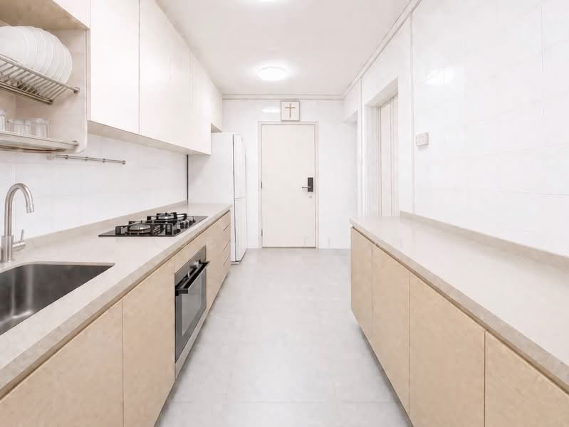 484D Choa Chu Kang Avenue 5 HDB Flat For Sale at S$ 560,000 | PropertyGuru Singapore - Kitchen