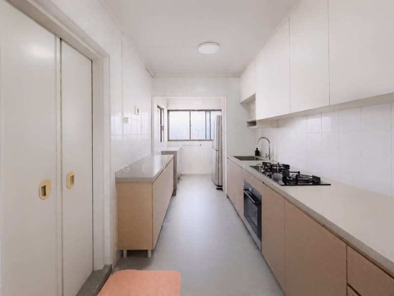 484D Choa Chu Kang Avenue 5 HDB Flat For Sale at S$ 560,000 | PropertyGuru Singapore - Kitchen