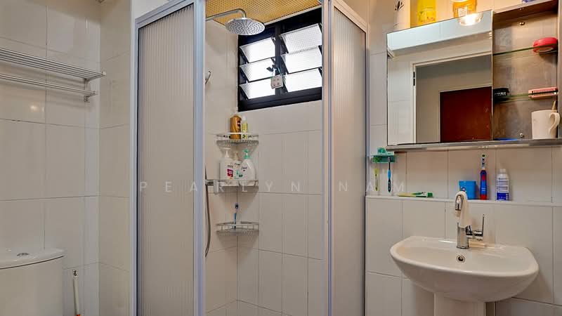196B Boon Lay Drive HDB Flat For Sale at S$ 830,000 | PropertyGuru Singapore - Bathroom