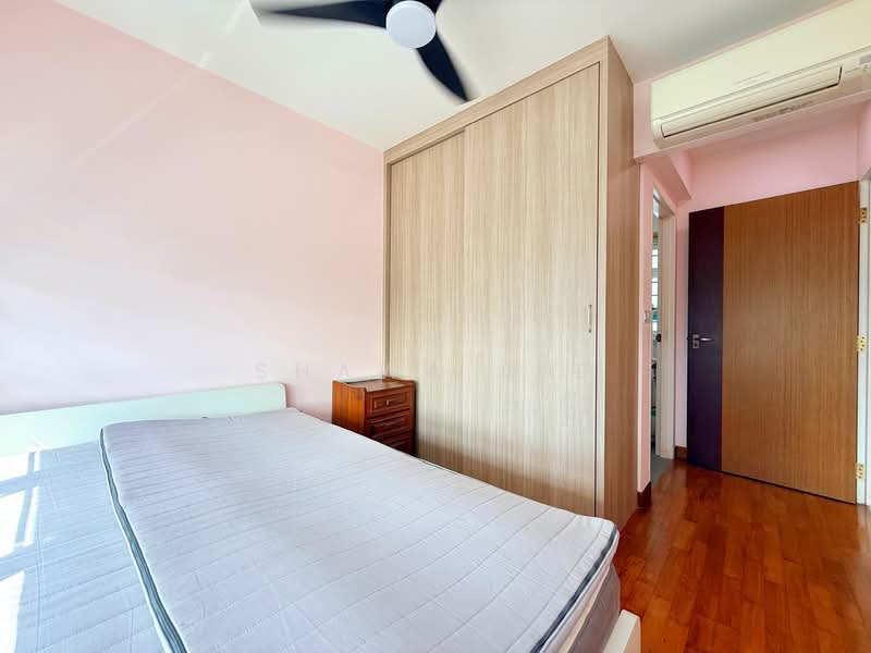 8A Upper Boon Keng Road HDB Flat For Sale at S$ 838,000 | PropertyGuru Singapore - Master bedroom