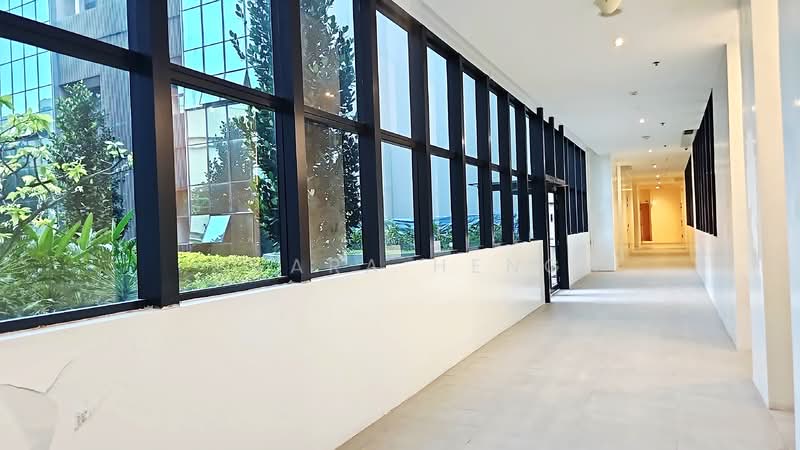 ⭐️ Good image Commercial Bldg with Huge Spaces, High Spec, Amenities. City fringe nr MRT Food Mall, Alexandra | Telok Blangah | Pasir Panjang, 10,279 sqft, Other Retail For Rent, by Clara Heng, 500100218 - Corridor - CommercialGuru.com.sg