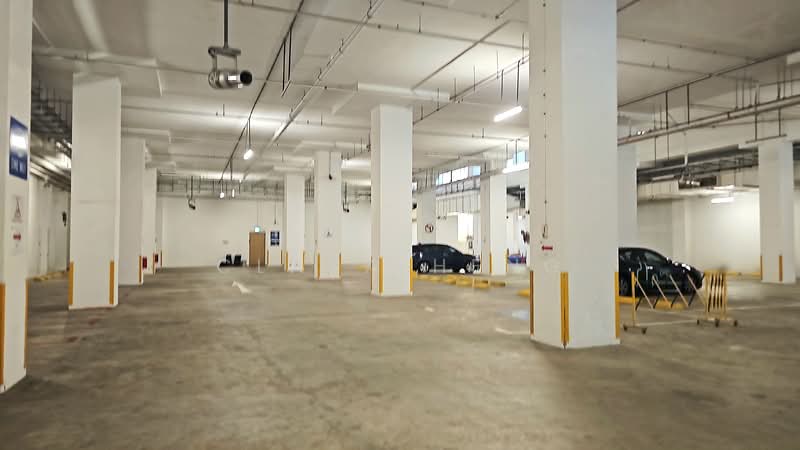 ⭐️ Good image Commercial Bldg with Huge Spaces, High Spec, Amenities. City fringe nr MRT Food Mall, Alexandra | Telok Blangah | Pasir Panjang, 10,279 sqft, Other Retail For Rent, by Clara Heng, 500100218 - Huge Car Park - CommercialGuru.com.sg