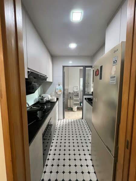 Carabelle Condominium For Sale at S$ 2,458,000 | PropertyGuru Singapore - Kitchen