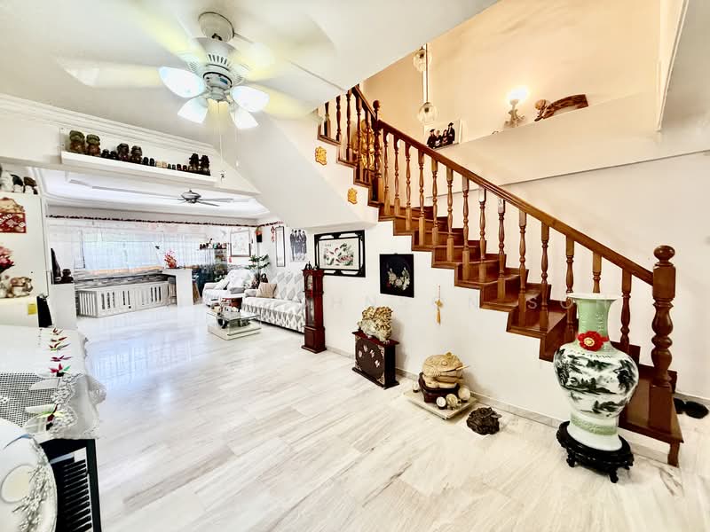 142 Serangoon North Avenue 1 HDB Flat For Sale at S$ 1,170,000 | PropertyGuru Singapore - Living Room