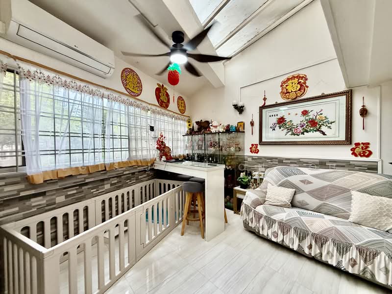 142 Serangoon North Avenue 1 HDB Flat For Sale at S$ 1,170,000 | PropertyGuru Singapore - Living Room