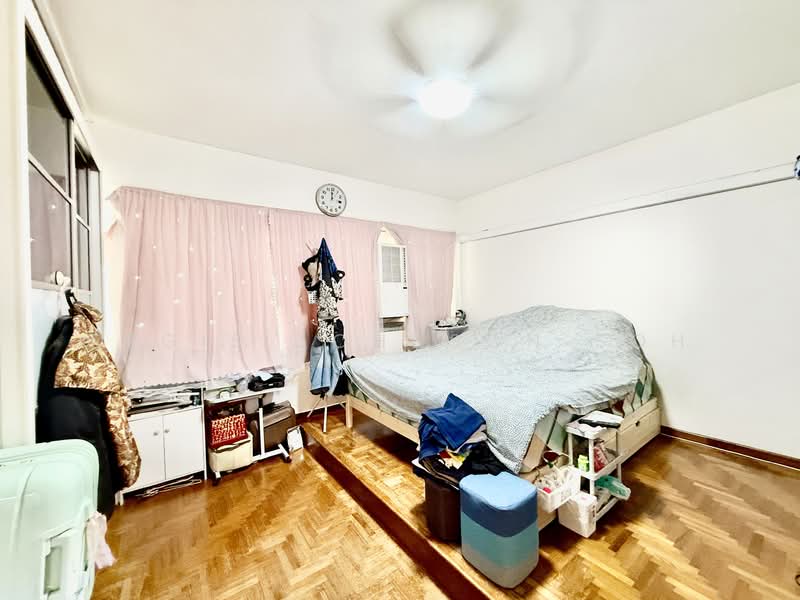142 Serangoon North Avenue 1 HDB Flat For Sale at S$ 1,170,000 | PropertyGuru Singapore - Master Bedroom