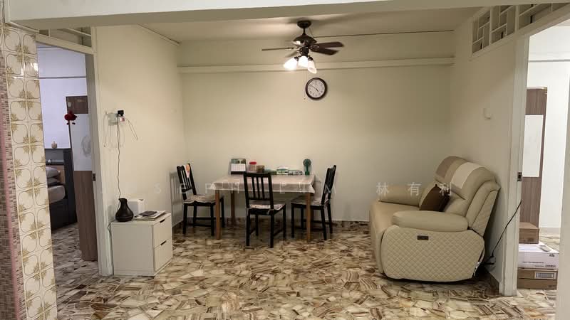 505 Ang Mo Kio Avenue 8 HDB Flat For Sale at S$ 498,000 | PropertyGuru Singapore - Living Room