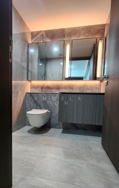 Piccadilly Grand Condominium For Sale at S$ 1,408,000 | PropertyGuru Singapore - Bathroom