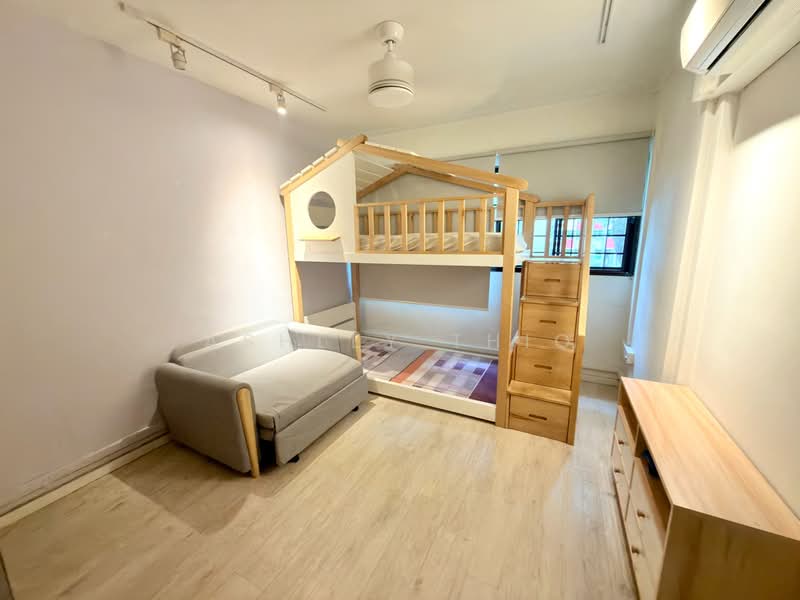 460 Ang Mo Kio Avenue 10, 460 Ang Mo Kio Avenue 10, Room Rental, 150 sqft, HDB Flat For Rent, by Ashley Thio, 500100235 - Bedroom - PropertyGuru.com.sg