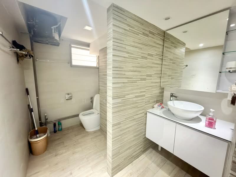 460 Ang Mo Kio Avenue 10, 460 Ang Mo Kio Avenue 10, Room Rental, 150 sqft, HDB Flat For Rent, by Ashley Thio, 500100235 - Bathroom - PropertyGuru.com.sg