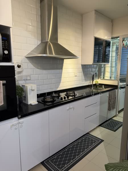 224A Sumang Lane HDB Flat For Sale at S$ 670,000 | PropertyGuru Singapore - Kitchen
