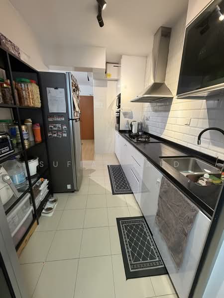 224A Sumang Lane HDB Flat For Sale at S$ 670,000 | PropertyGuru Singapore - Kitchen
