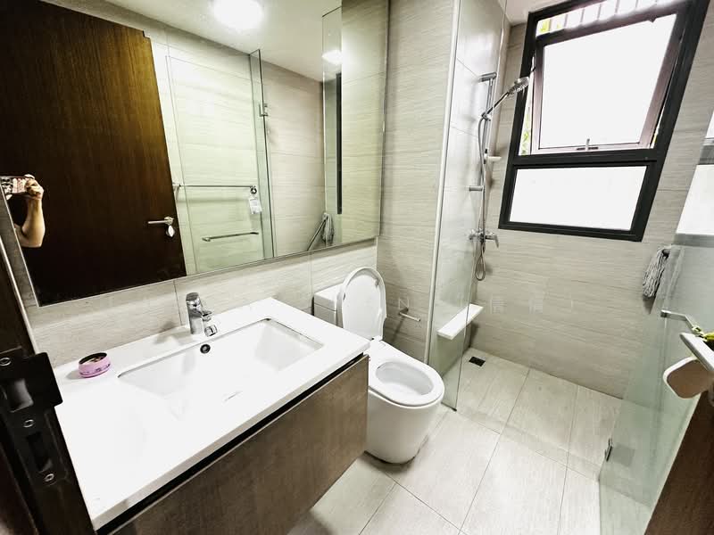 Bellewoods, 100 Woodlands Avenue 5, 3 Bedrooms, 939 sqft, Executive Condominium For Rent, by Laura Shen (倩倩）, 500100252 - Common Bathroom - PropertyGuru.com.sg