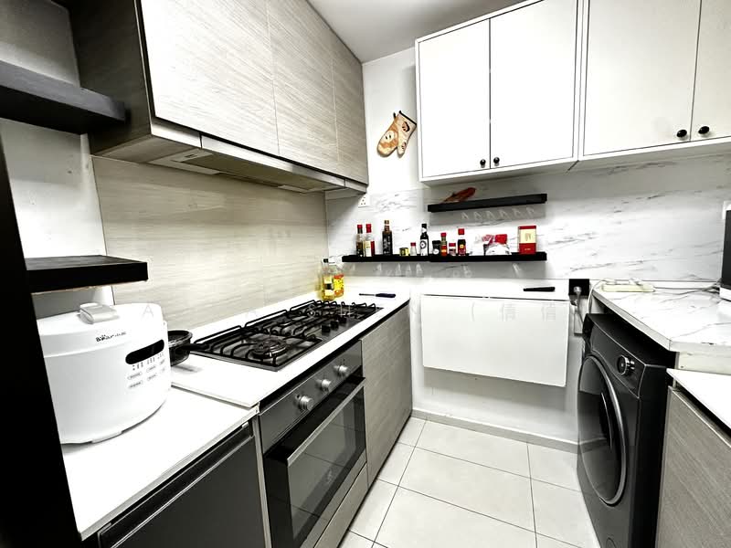 Bellewoods, 100 Woodlands Avenue 5, 3 Bedrooms, 939 sqft, Executive Condominium For Rent, by Laura Shen (倩倩）, 500100252 - Kitchen - PropertyGuru.com.sg