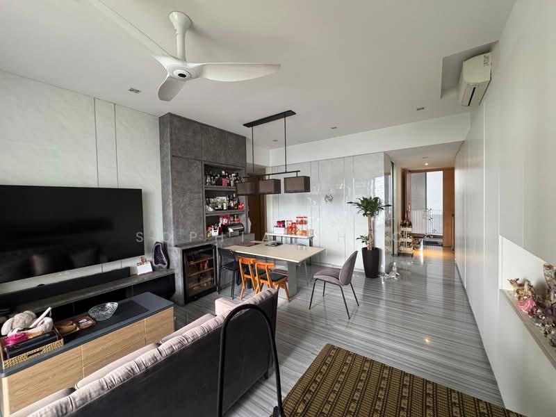 Cube 8 Condominium For Sale at S$ 2,880,000 | PropertyGuru Singapore - Living Room