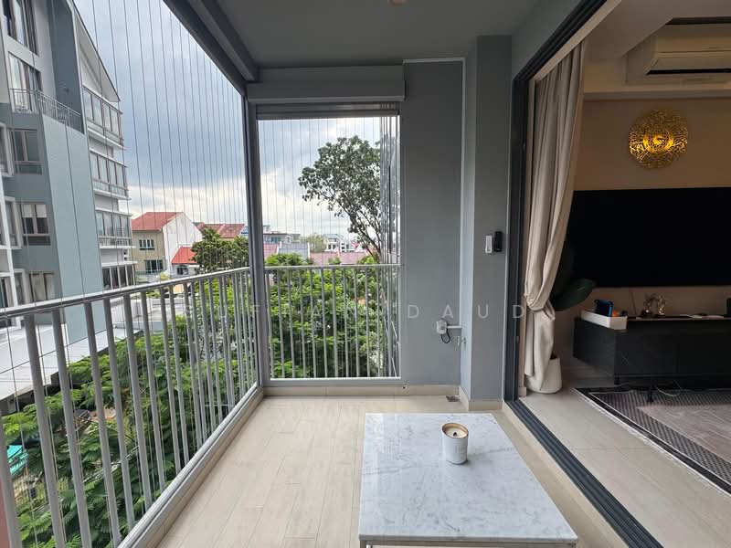 The Florence Residences Condominium For Sale at S$ 2,300,000 | PropertyGuru Singapore - Balcony