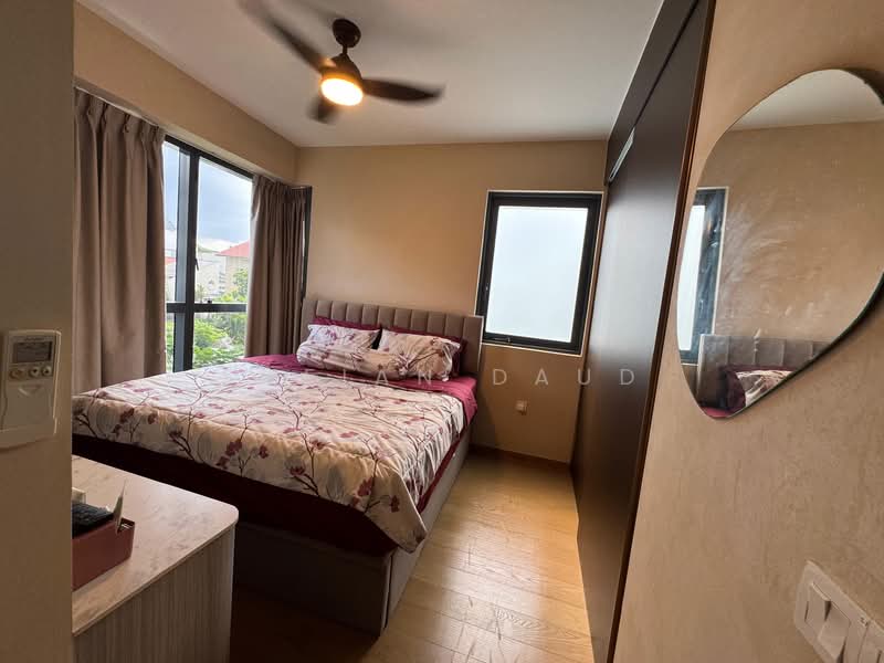 The Florence Residences Condominium For Sale at S$ 2,300,000 | PropertyGuru Singapore - Master Bedroom