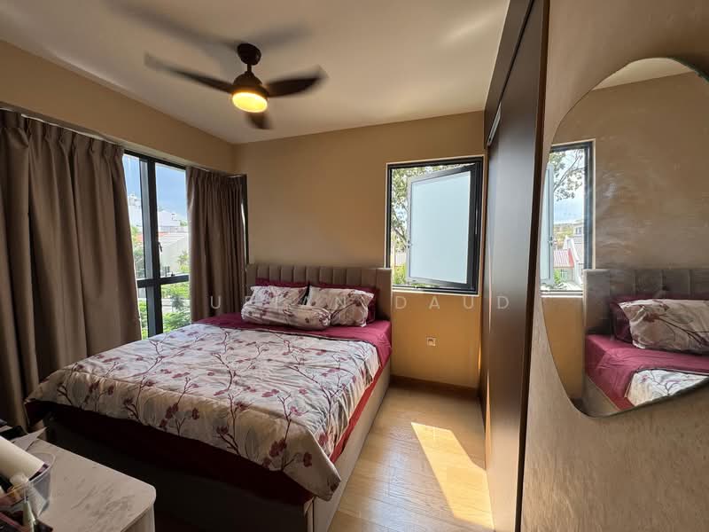 The Florence Residences Condominium For Sale at S$ 2,300,000 | PropertyGuru Singapore - Master Bedroom