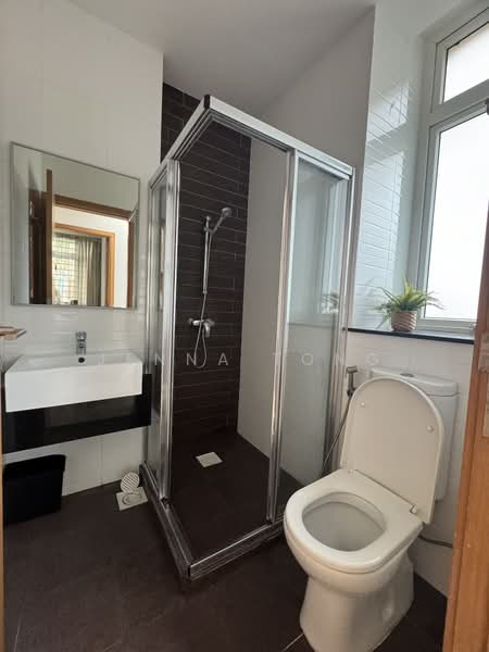 Sunshine Grandeur Apartment For Sale at S$ 1,670,000 | PropertyGuru Singapore - Bathroom