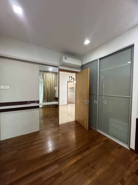 Sunshine Grandeur Apartment For Sale at S$ 1,670,000 | PropertyGuru Singapore - Master Room