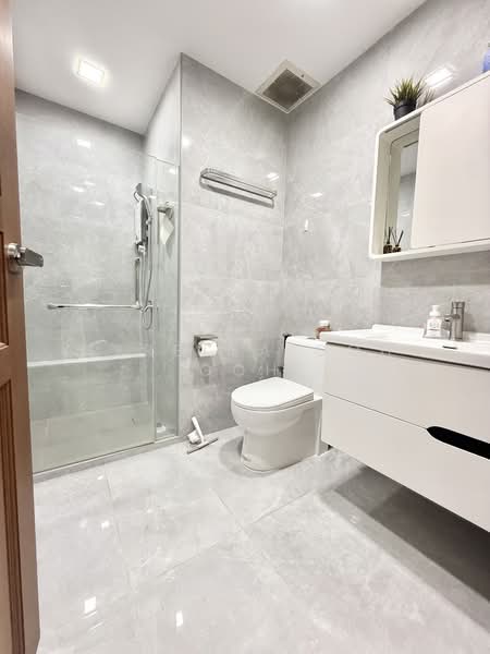 Seletar Hills Estate Semi-Detached House For Sale at S$ 6,000,000 | PropertyGuru Singapore - Bathroom