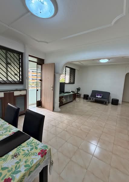 For Sale - 888 Tampines Street 81