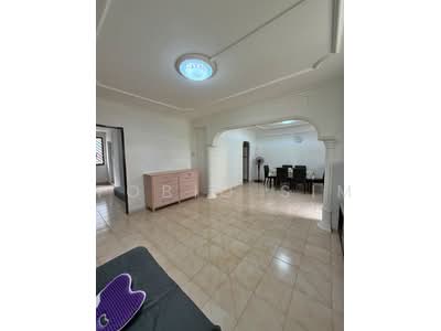 For Sale - 888 Tampines Street 81