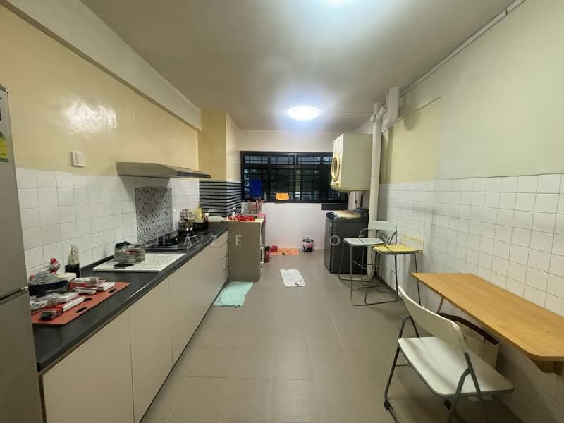 69 Bedok South Avenue 3, 69 Bedok South Avenue 3, 2 Bedrooms, 721 sqft, HDB Flat For Rent, by Hazel Boey, 500100272 - Kitchen - PropertyGuru.com.sg