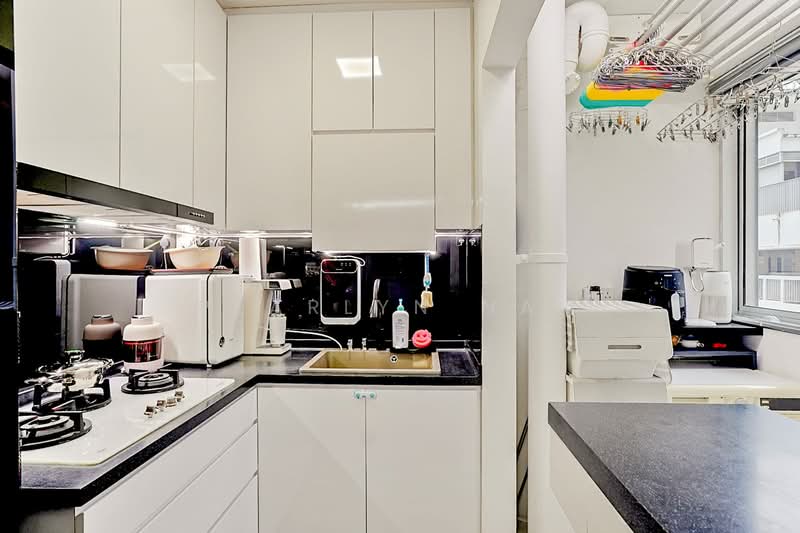 590A Ang Mo Kio Street 51 HDB Flat For Sale at S$ 750,000 | PropertyGuru Singapore - Kitchen