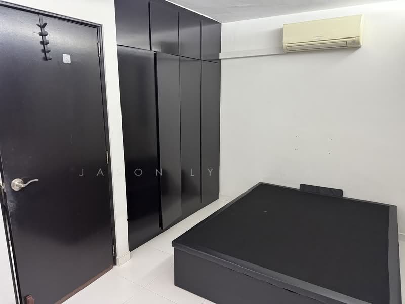 202 Yishun Street 21, 202 Yishun Street 21, 3 Bedrooms, 1,001 sqft, HDB Flat For Rent, by Jason Lye 赖俊兴, 500100284 - Bedroom - PropertyGuru.com.sg