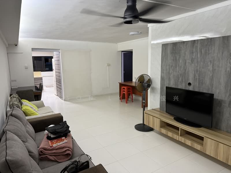 202 Yishun Street 21, 202 Yishun Street 21, 3 Bedrooms, 1,001 sqft, HDB Flat For Rent, by Jason Lye 赖俊兴, 500100284 - Living Room - PropertyGuru.com.sg