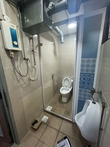 Tuas Lot, 50 Tuas Avenue, 4,908 sqft, Factory / Workshop (B2) For Sale, by Kerri Koh Li Ping, 500100293 - Bathroom - CommercialGuru.com.sg