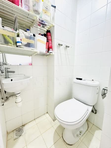 The Tampines Trilliant Executive Condominium For Sale at S$ 2,787,888 | PropertyGuru Singapore - Bathroom