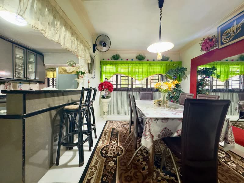 306 Ang Mo Kio Avenue 1 HDB Flat For Sale at S$ 748,888 | PropertyGuru Singapore - Dining Room