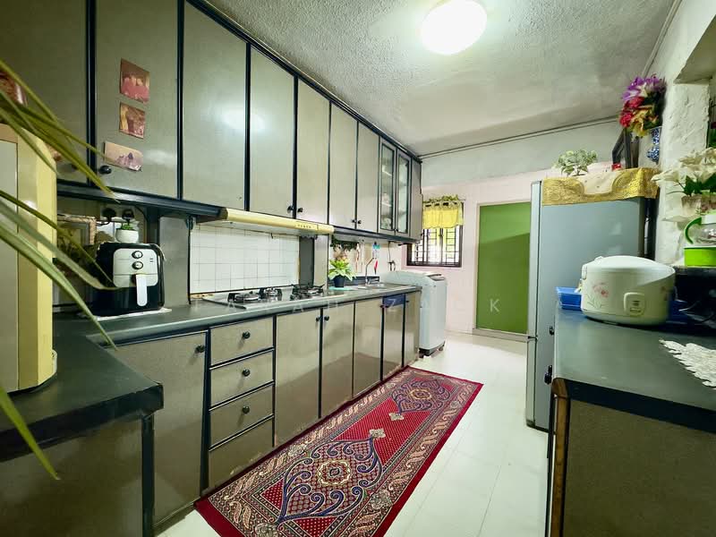 306 Ang Mo Kio Avenue 1 HDB Flat For Sale at S$ 748,888 | PropertyGuru Singapore - Kitchen