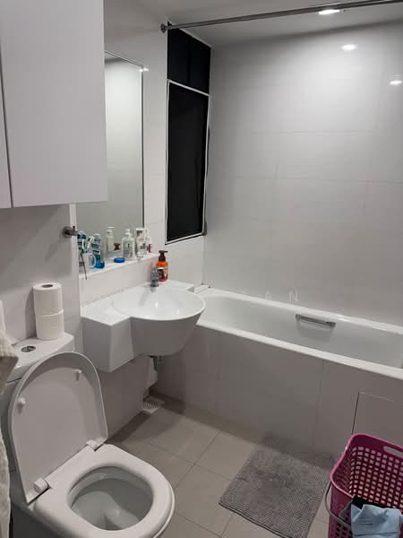 Trevose Park, 62 Trevose Crescent, 3 Bedrooms, 1,650 sqft, Condominium For Rent, by Joyce Tan, 500100301 - Ensuite Bathroom - PropertyGuru.com.sg