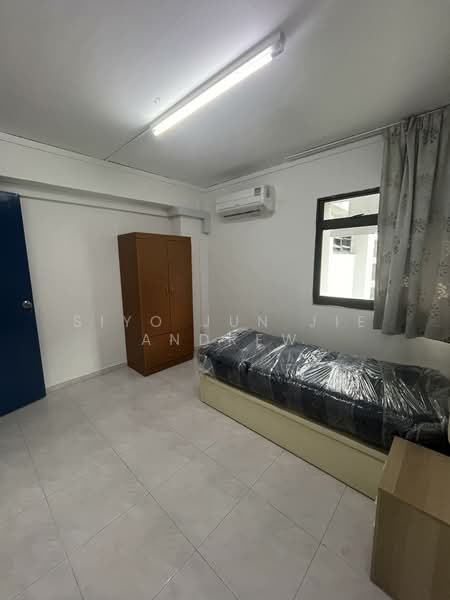 678 Woodlands Avenue 6, 678 Woodlands Avenue 6, 3 Bedrooms, 1,076 sqft, HDB Flat For Rent, by Siyo Jun Jie Andrew, 500100302 - Bedroom - PropertyGuru.com.sg