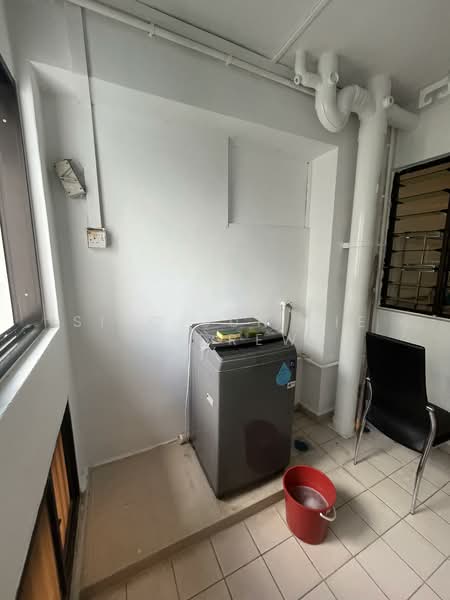 678 Woodlands Avenue 6, 678 Woodlands Avenue 6, 3 Bedrooms, 1,076 sqft, HDB Flat For Rent, by Siyo Jun Jie Andrew, 500100302 - Service Balcony - PropertyGuru.com.sg