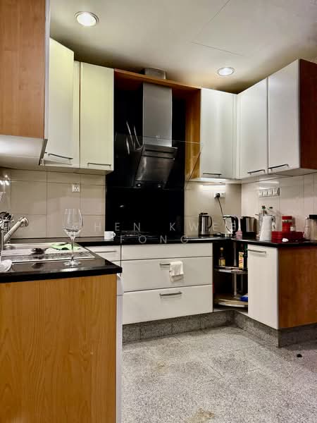 Cuscaden Residences Condominium For Sale at S$ 4,250,000 | PropertyGuru Singapore - Kitchen