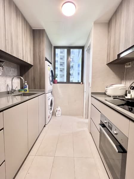 Clavon Condominium For Sale at S$ 2,650,000 | PropertyGuru Singapore - Kitchen
