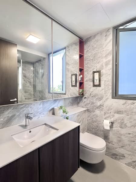 Clavon Condominium For Sale at S$ 2,650,000 | PropertyGuru Singapore - Bathroom