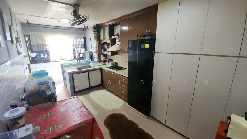 92 Bedok North Avenue 4 HDB Flat For Sale at S$ 490,000 | PropertyGuru Singapore - Kitchen