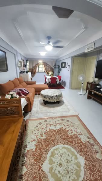 92 Bedok North Avenue 4 HDB Flat For Sale at S$ 490,000 | PropertyGuru Singapore - Living Room