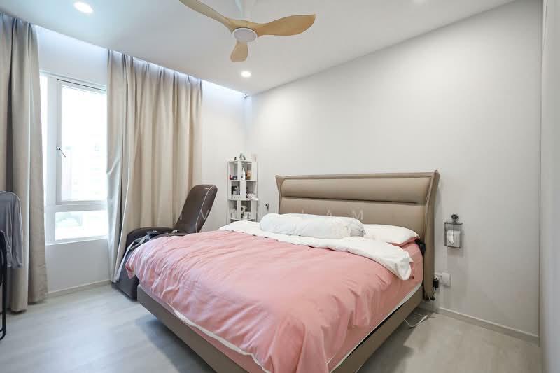 Edelweiss Park Condo Condominium For Sale at S$ 2,580,000 | PropertyGuru Singapore - Bedroom