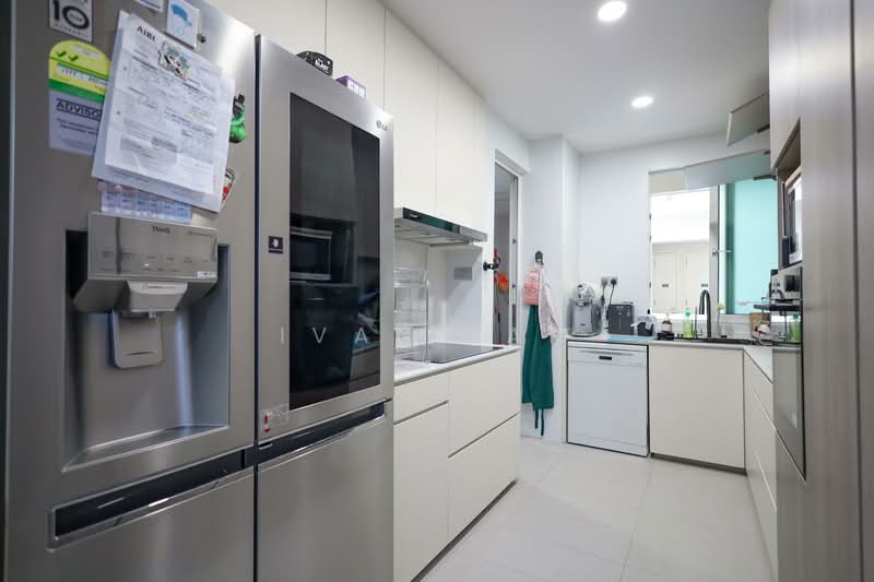 Edelweiss Park Condo Condominium For Sale at S$ 2,580,000 | PropertyGuru Singapore - Kitchen