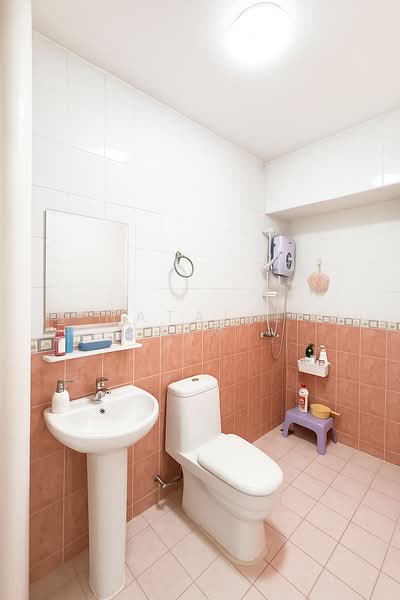 288E Bukit Batok Street 25, 288E Bukit Batok Street 25, 3 Bedrooms, 1,087 sqft, HDB Flat For Sale, by Natalie Lim, 500100321 - Bathroom - PropertyGuru.com.sg